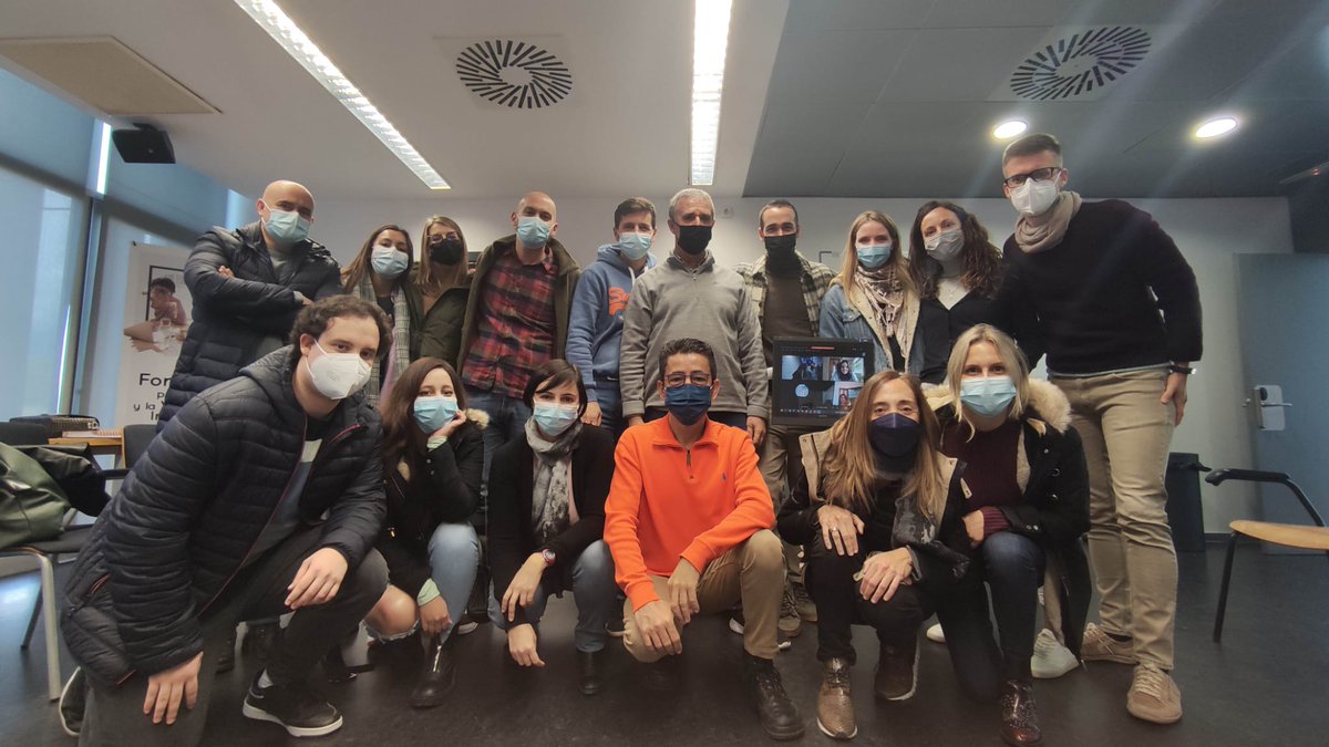 Master_IEcoach's tweet photo. 👉El pasado fin de semana tuvimos la suerte de contar con dos profesionales como @mdiazescoto y @DanielPinazo1. Los alumnos profundizaron en la aplicación de la IE en las organizaciones, trabajando la figura del líder emocionalmente inteligente y el poder del mindfulness🧠❤️ https://t.co/4OhU6Zvixc
