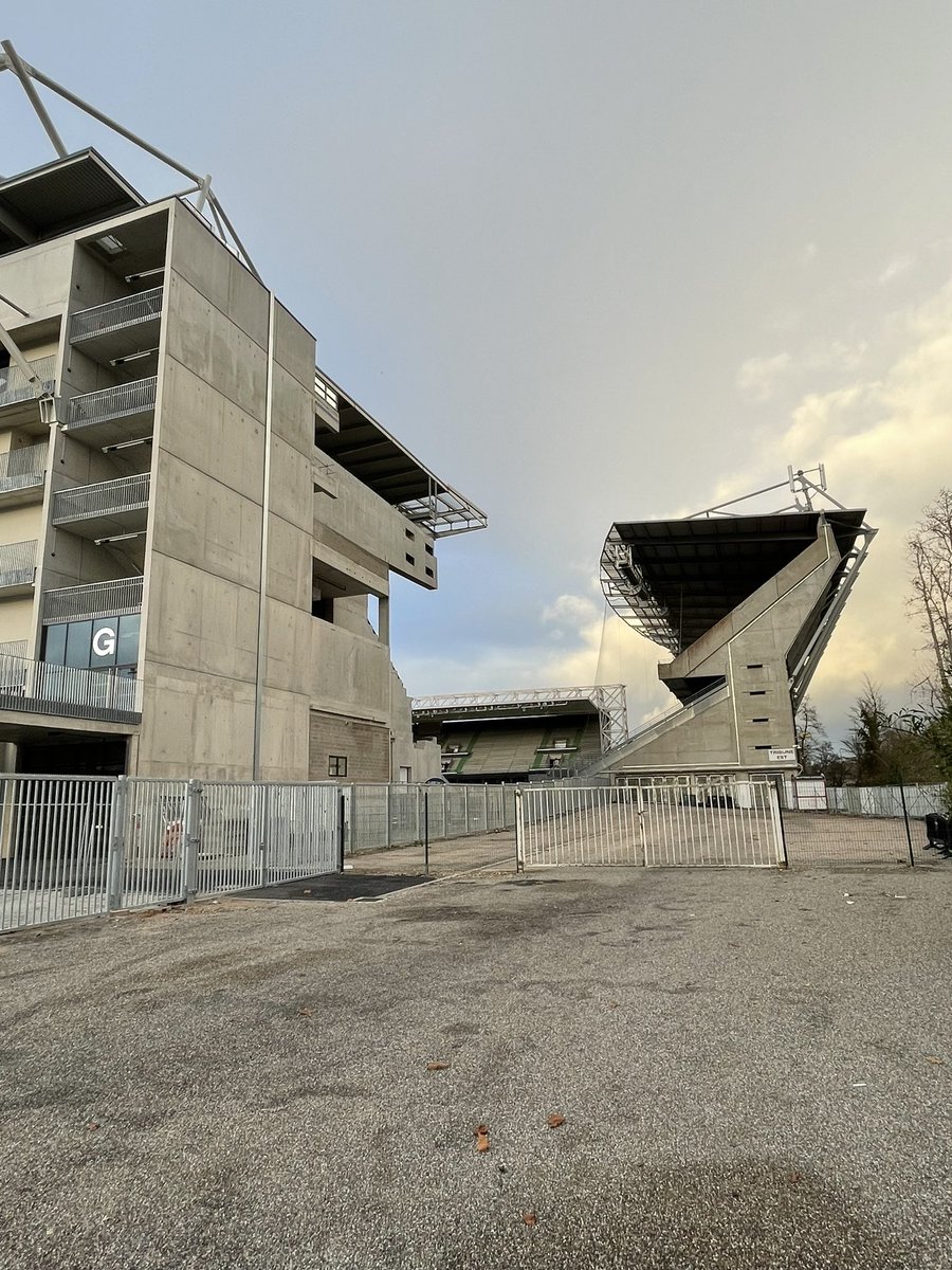 NewStade's tweet photo. 📍Virage Sud-Est 

 🚧 En stand-By 

🏗Gros œuvre prévu en 2022 https://t.co/rVci37Ttza