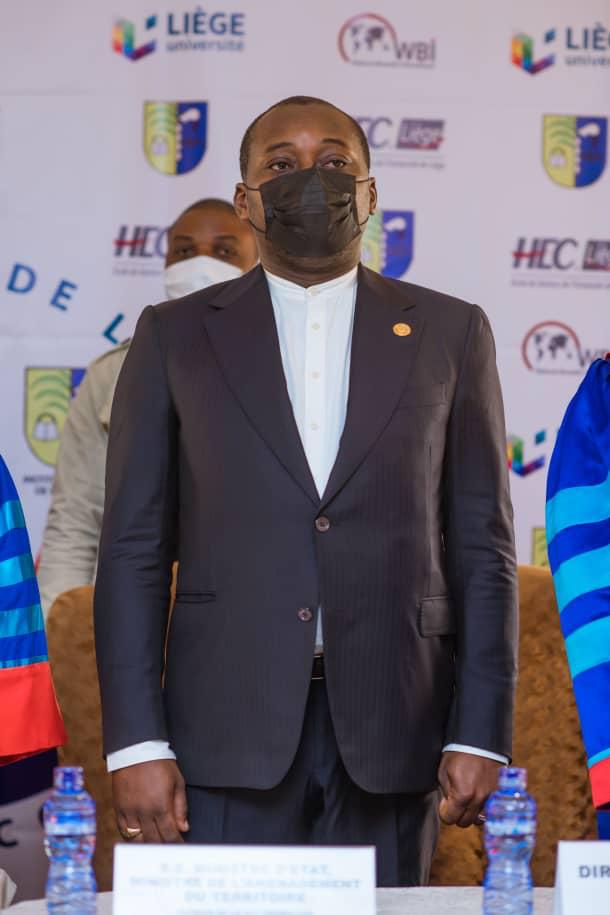 PConviction's tweet photo. Le silence est parfois plus fort que les mots @GuyLoando_  la valeur sûre @patrickkanga63 @JoelKyana @NdekeFiston @KerenBashale @LompempeJ @Kaseki8 @Dejoie91227360 @MalukaRm @MoiseEkumbo @ https://t.co/oLi5Z3WaXT