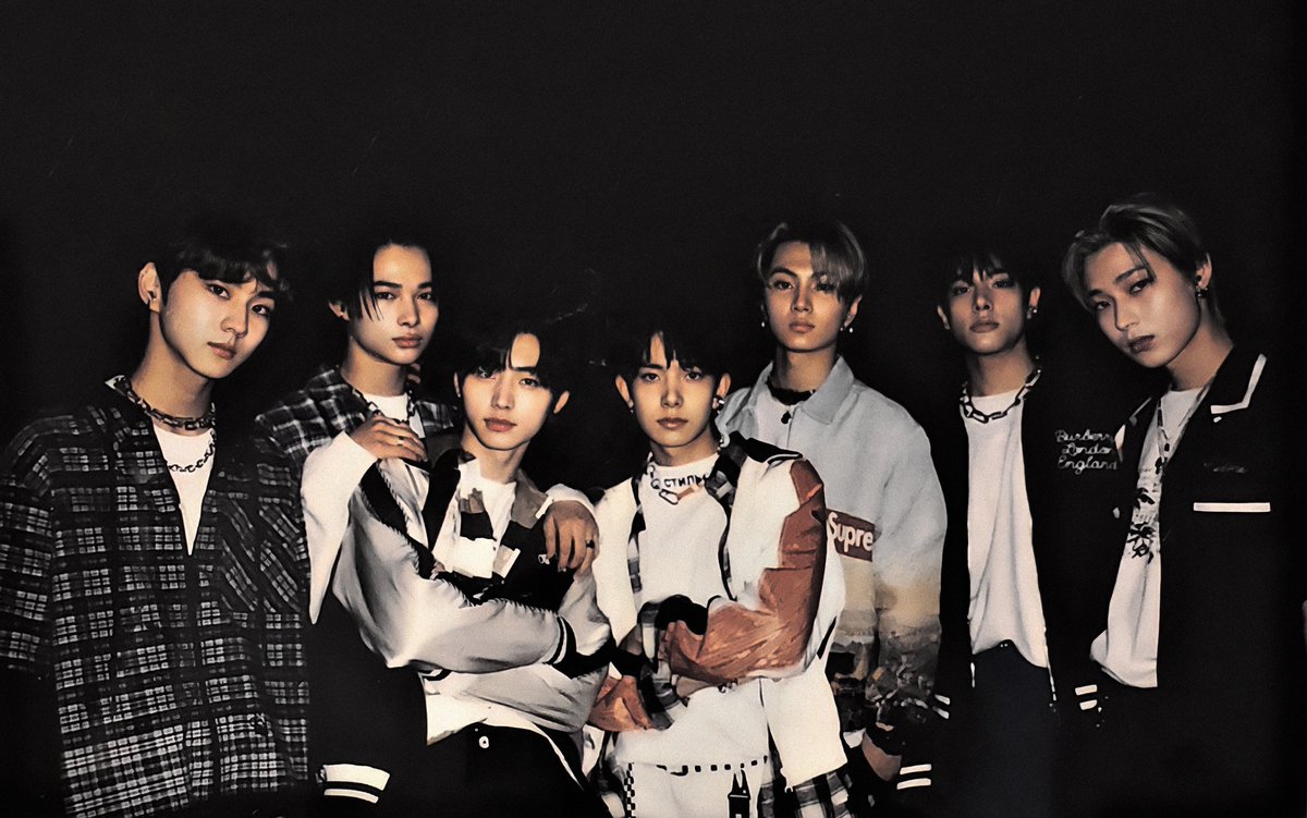 02EBOYS's tweet image. 1st anniv ♡