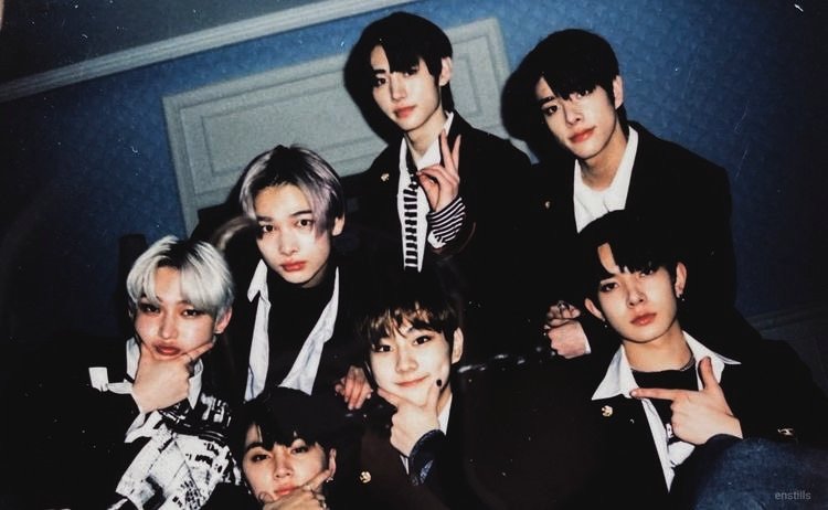 02EBOYS's tweet image. 1st anniv ♡