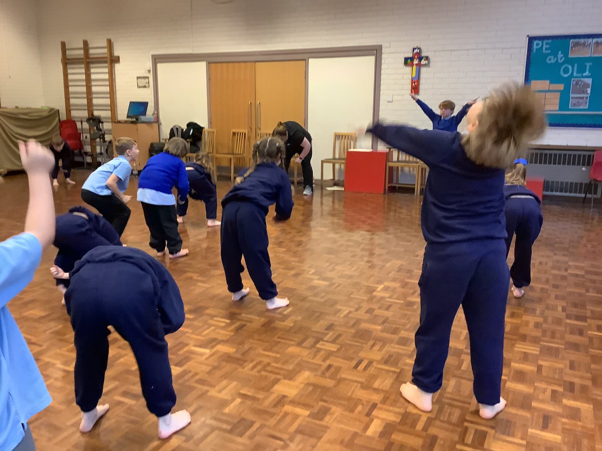 oli_primary's tweet image. Year 3 putting parts of their dance together today. #robotdance @Liverpool_SSP @csergeant3 @DeputyOLI