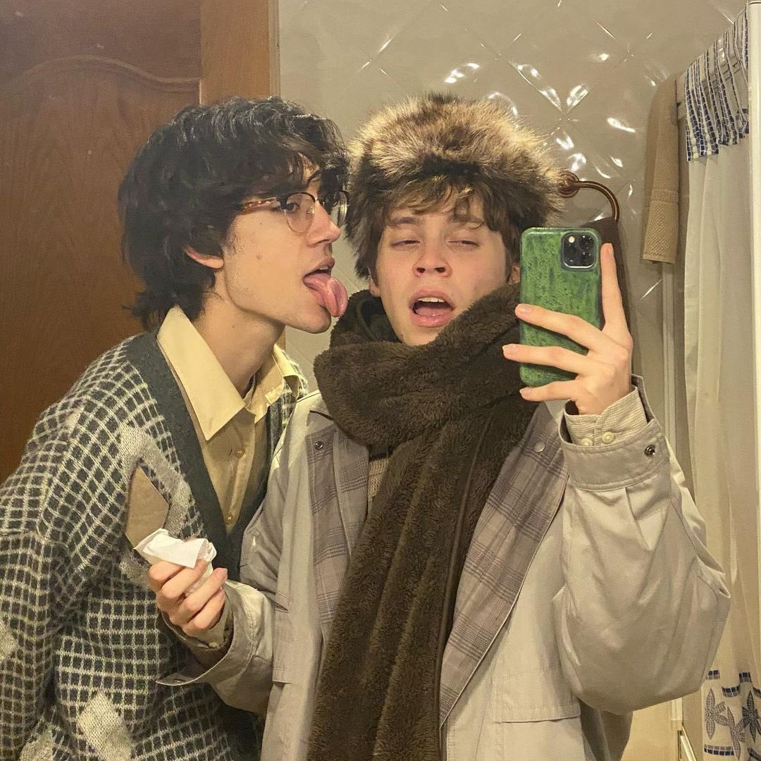 iL0V3JEY's tweet photo. Este https://t.co/2ixPkFCzlw
