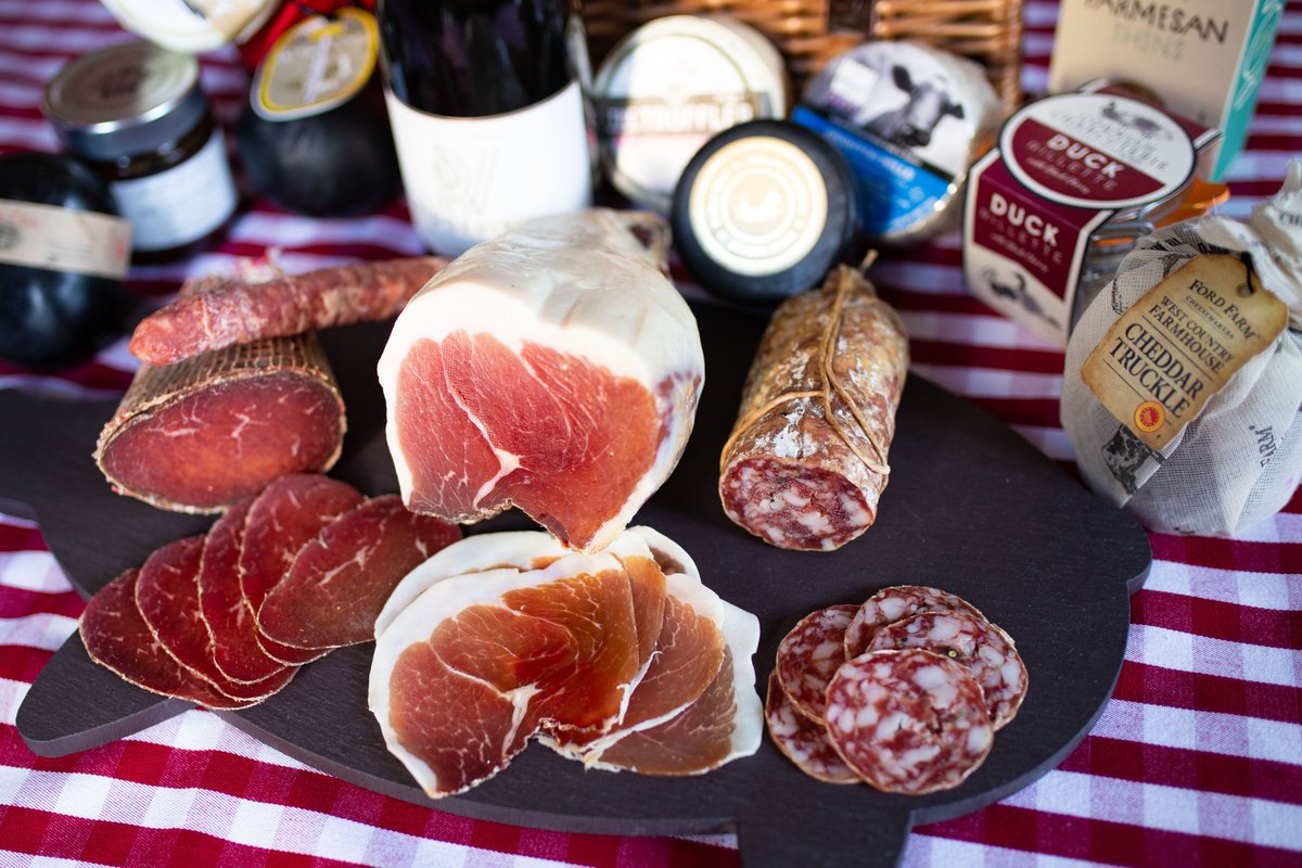 Our cyber Monday offer ends soon.. don't miss out!! Enter the code CYBER15 at checkout to get 15% off your whole order🤙

Ends 12:01 tonight😁shop here >> bit.ly/3rnV2Bt

#cybermonday #specialoffer #discount #buybritish #supportlocal #cheeseandcharcuterie #christmasgifts