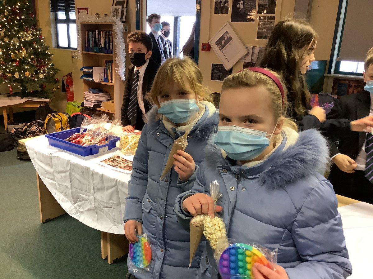 stfrancisagh's tweet photo. Enjoying the Christmas hosted by Year 9 at Newbridge College #youngenterprise https://t.co/jCWqPdUs73