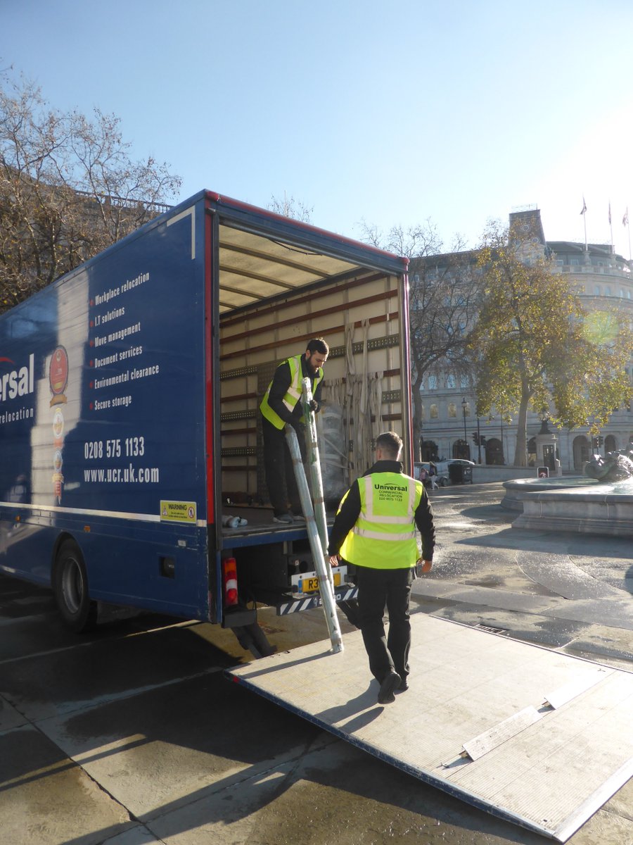 universal_comm's tweet image. Not everyday you get to drive onto Trafalgar Sqaure, but on Monday Universal got to do that in our vehicle R3UCR as we delivered the decorations, lights and barriers for a client for the Trafalgar Square Tree. A sure sign that Christmas is just around the corner. @trafalgartree