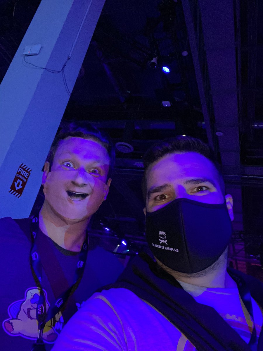 damiangalletini's tweet photo. The mighty @QuinnyPig at #reInvent #reinvent2021 https://t.co/VY5twnbEUw