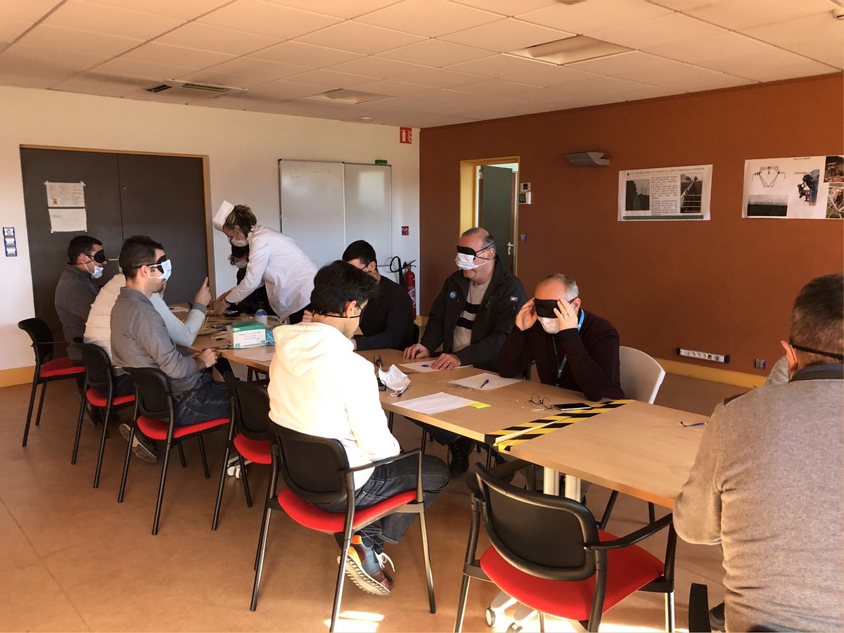 [#SEEPH2021] Afin de sensibiliser au #Handicap, nos salariés ont participé à des goûters à l'aveugle. Une façon ludique de prendre conscience des difficultés que peuvent rencontrer les personnes en situation d'handicap dans leur quotidien.