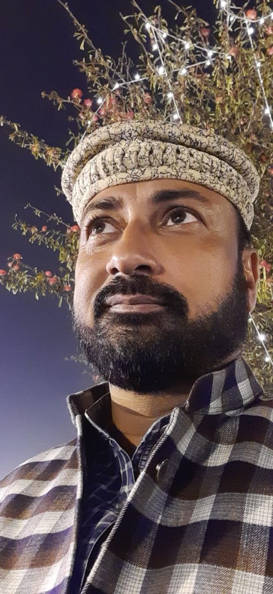 कभी किसी समय शिक्षामित्रों का ऐसा भी दिन था.. 
जो कि पेपर सेअवलोकन किया जा सकता है।शिक्षामित्रों की एकता.. आदर्श शिक्षामित्र वेलफेयर एसोसिएशन का संघर्ष एक मिसाल बना करता था...
आज सोशल मीडिया से जन्मे कुछ तथाकथित नेताओं द्वारा शिक्षामित्रों की जो दुर्गति की जा रही है।वह असहनीय है।