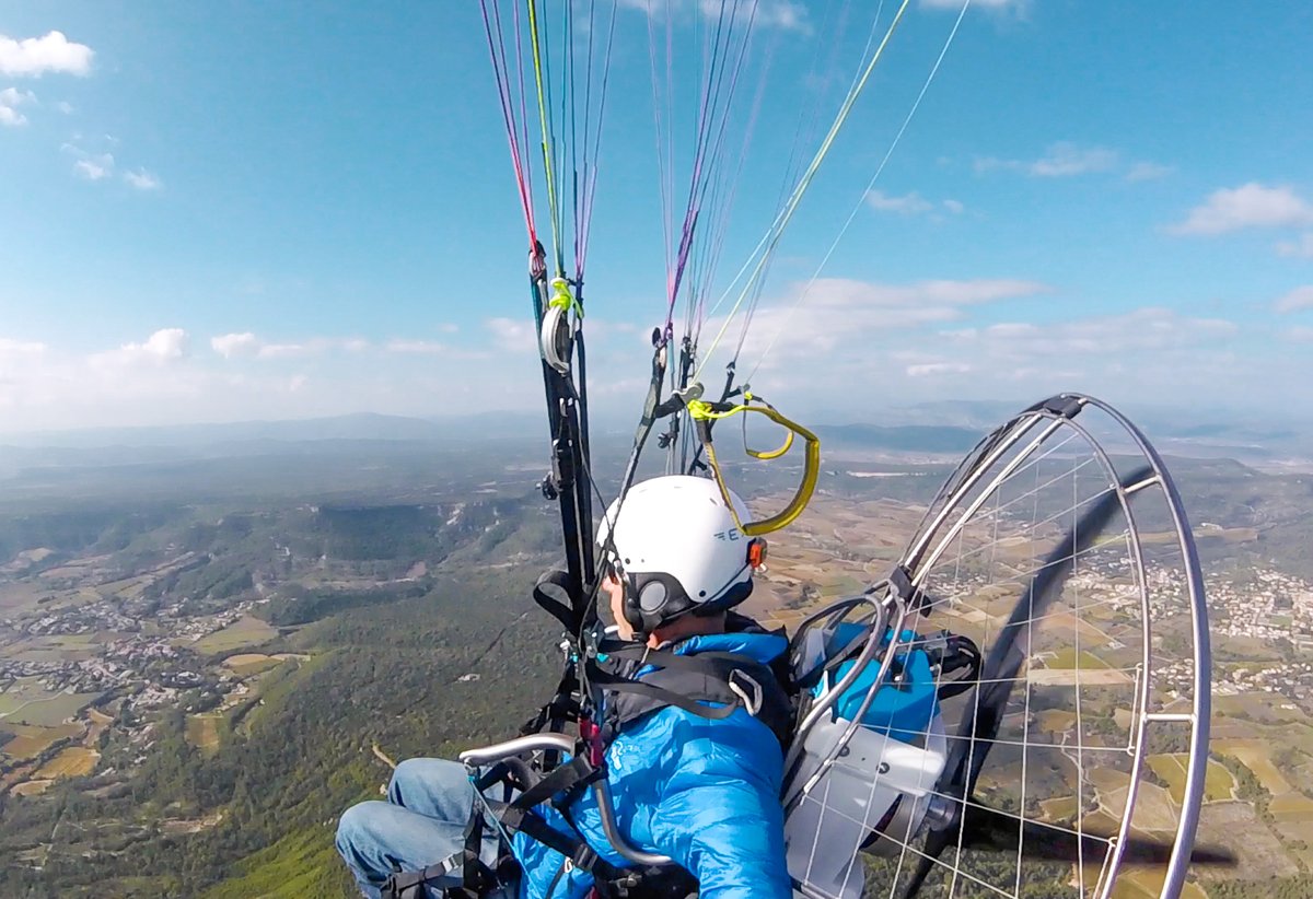 ExomoParamotors's tweet photo. Happy #Mondayvibes en EXOMO Copilot! 😎
https://t.co/85C5X5I19K
#PPG #electric #paragliding #mobility #AeroSpace #Aeronautique https://t.co/Bs10BDZBFU