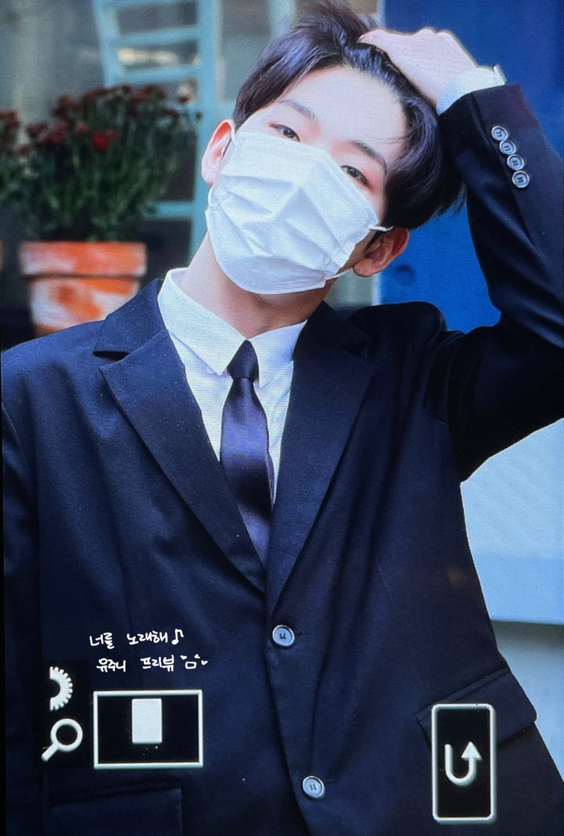 211128 상실의시대 퇴근

슈트입은 유준이보고 기절했다가
눈떠보니 2일이 지났네🙂🙂

#디원스 #D1CE #정유준 #유준 #준나니 #정민환 #민환 <a href="/officialD1CE/">디원스 D1CE</a>