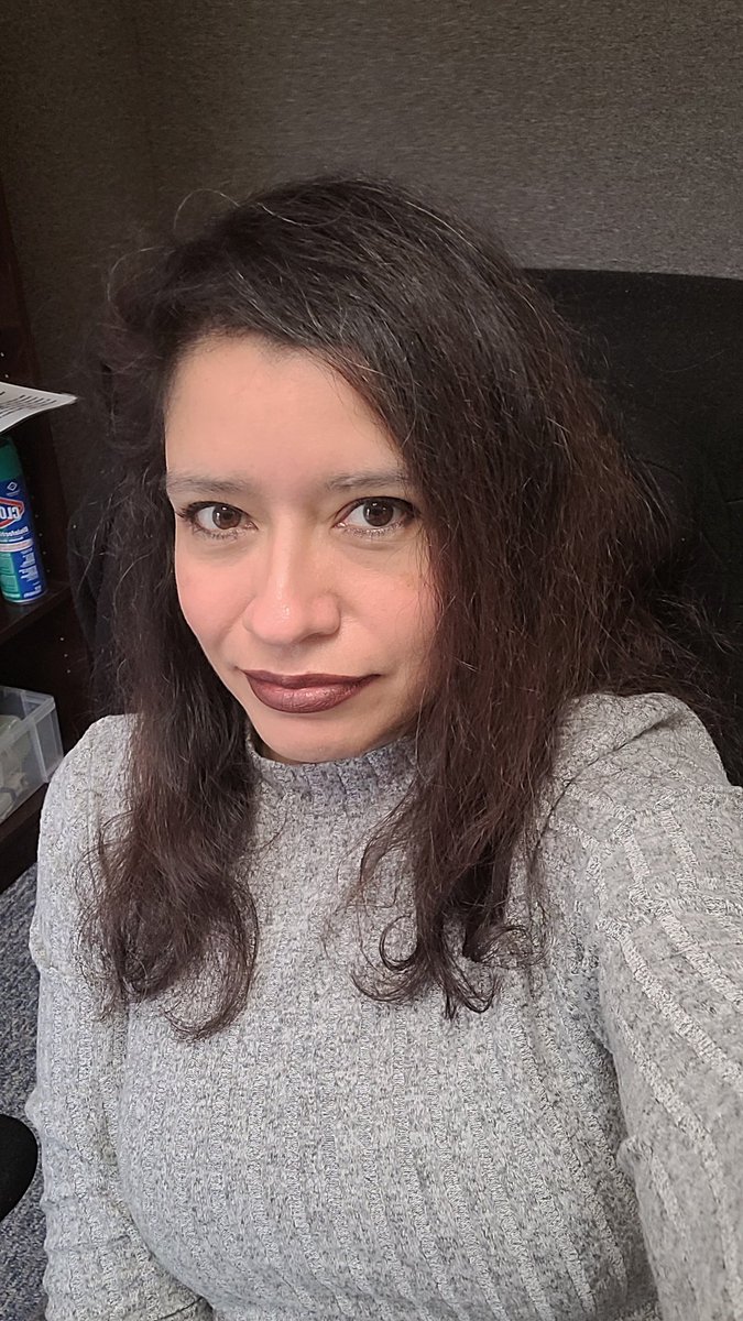 ptac81's tweet photo. Sleep deprived bitches can't stop taking selfies to make themselves feel better. I'm tired AF but still cute. #tired #workselfie #selfie #vainaf #cute #mondaythoughts https://t.co/E5LQuIicD3