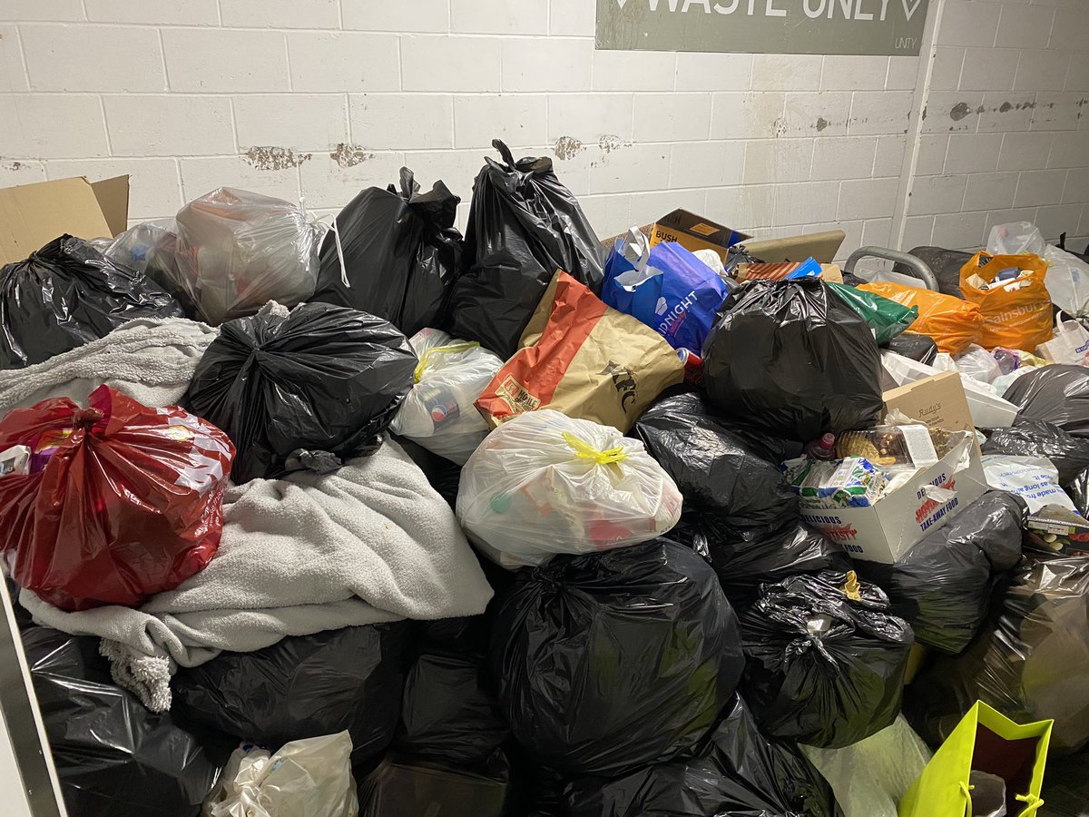 LpoolUnity's tweet image. As if residents don’t face enough challenges - it seems now  @lpoolcouncil refusing to take our bins  after they failed to collect on Thursday last week. @CllrNickSmall can you help? We’re going to end up with rats, backlogs for weeks and a bill for cleaning up!