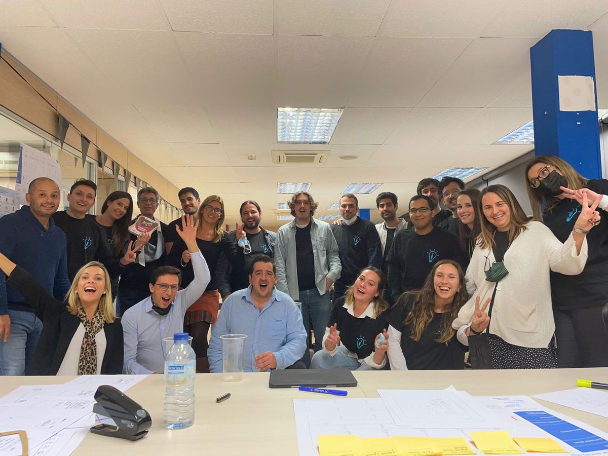 InnovarTecno's tweet photo. Concluidos los primeros #InnovationAwards, el concurso🏆 organizado por @InnovarTecno que reconoce la originalidad y la innovación de ideas 💡 para desarrollar futuras aplicaciones 📱 con #PowerApps, solo nos queda dar las gracias a los participantes y ¡al magnífico jurado! 💙 https://t.co/F31rrMISW3