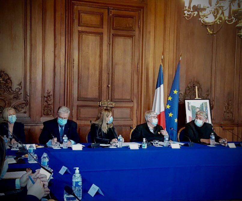 NadiaHAI78's tweet photo. Lancement de la commission de réflexion sur la nouvelle génération des #ContratsDeVille à la demande du président de la République et du Premier ministre.

Je m’étais engagée à la lancer avant 2022 et à associer tous les acteurs de la #polvil.
✅En responsabilité, promesse tenue! https://t.co/Fui7WtTo5Z