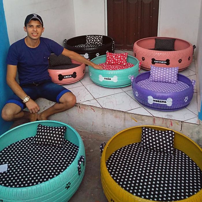Goodable's tweet photo. This is Brazilian artist Amarildo Silva.

A few years ago, he came across a pile of used tires that were being thrown out.

So he decided to repurpose them into tiny beds for stray animals.

He's already made over 6000 beds and distributed them to local shelters.

#Humanity https://t.co/VYuLtvb6Aa