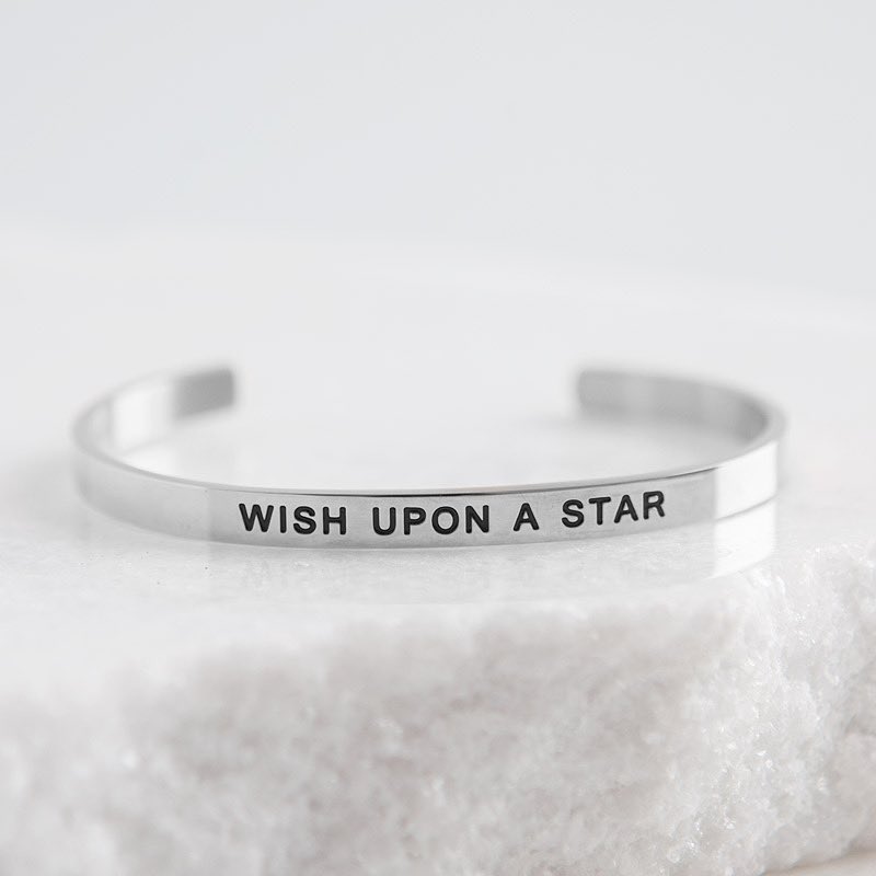 Lillianandco's tweet photo. 30% off EVERYTHING continues with our Cyber Monday Sale (use code CM30) ⭐️ plus get a FREE exclusive “Wish Upon A Star” bracelet with every $100 purchase, TODAY ONLY! https://t.co/iOdDV5oN69