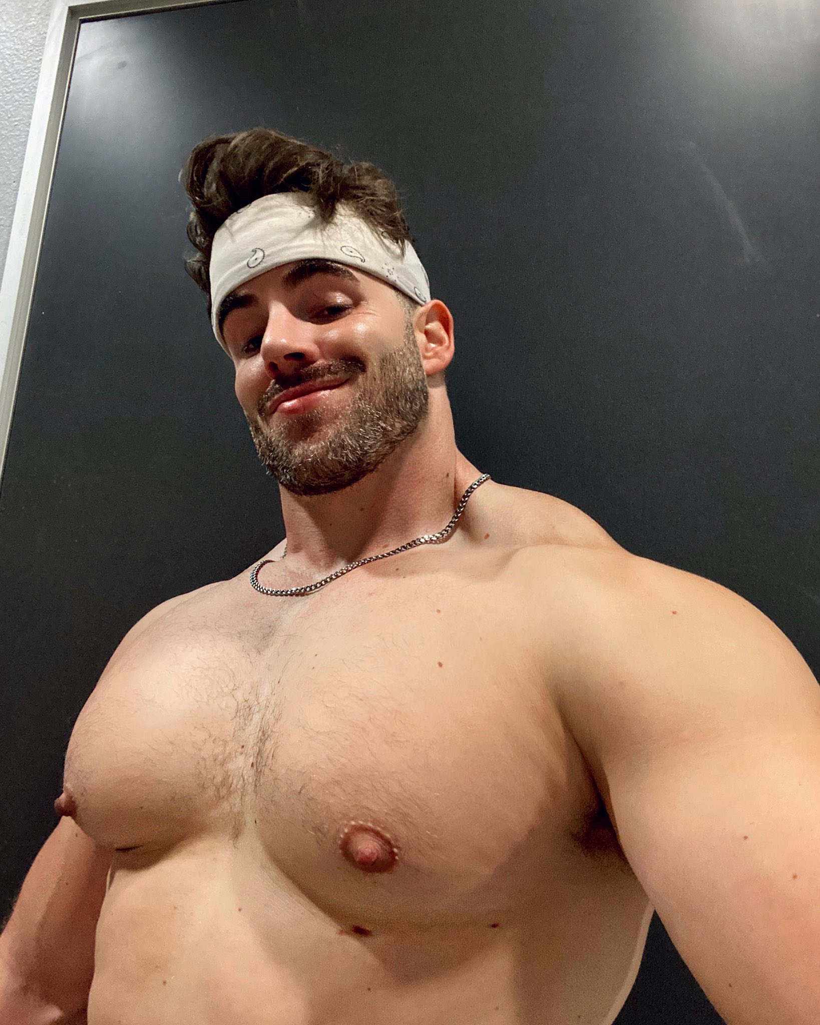 Dane de Bruin on X: Starting Monday off right 💪🏻  t.cou3IJxm90Mh  X