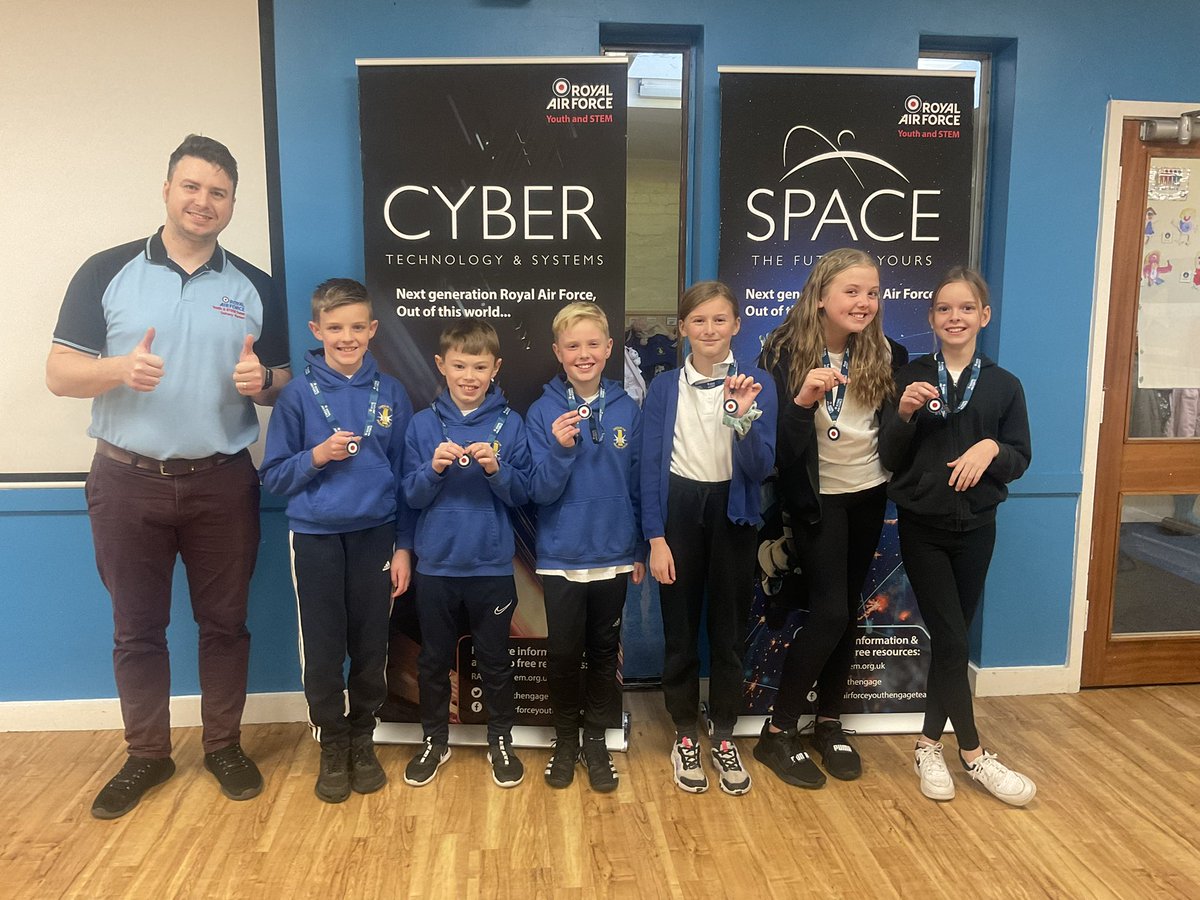 It was impossible to separate these two brilliant teams from <a href="/cheslynhaysch/">Cheslyn Hay Primary Academy</a> today, so we had to have joint winners. Another superb day of #RAFMightyMinds courtesy of <a href="/rafyouthengage/">RAF Youth STEM Team</a> #STEM #STEMed #workshop #school #teachertwitter #RAF #Computing #Coding #Robotics