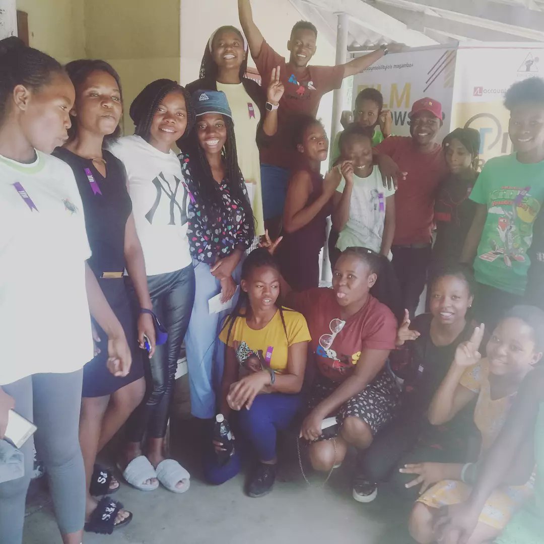 MeetLuminous's tweet photo. Whange (Hwange) I'm thanks😅❤️
When I wasn't on Stage i had the opportunity to talk to people, a boy from Nkulumane seeking to inspire communities!!!
S/O to @Voice2RepZW
@accountlabzw
For making it happen #staydriven #meetluminous #HipHopCapital #driven #ungayvusa #voice2rep2021 https://t.co/dx9bPSJS2c