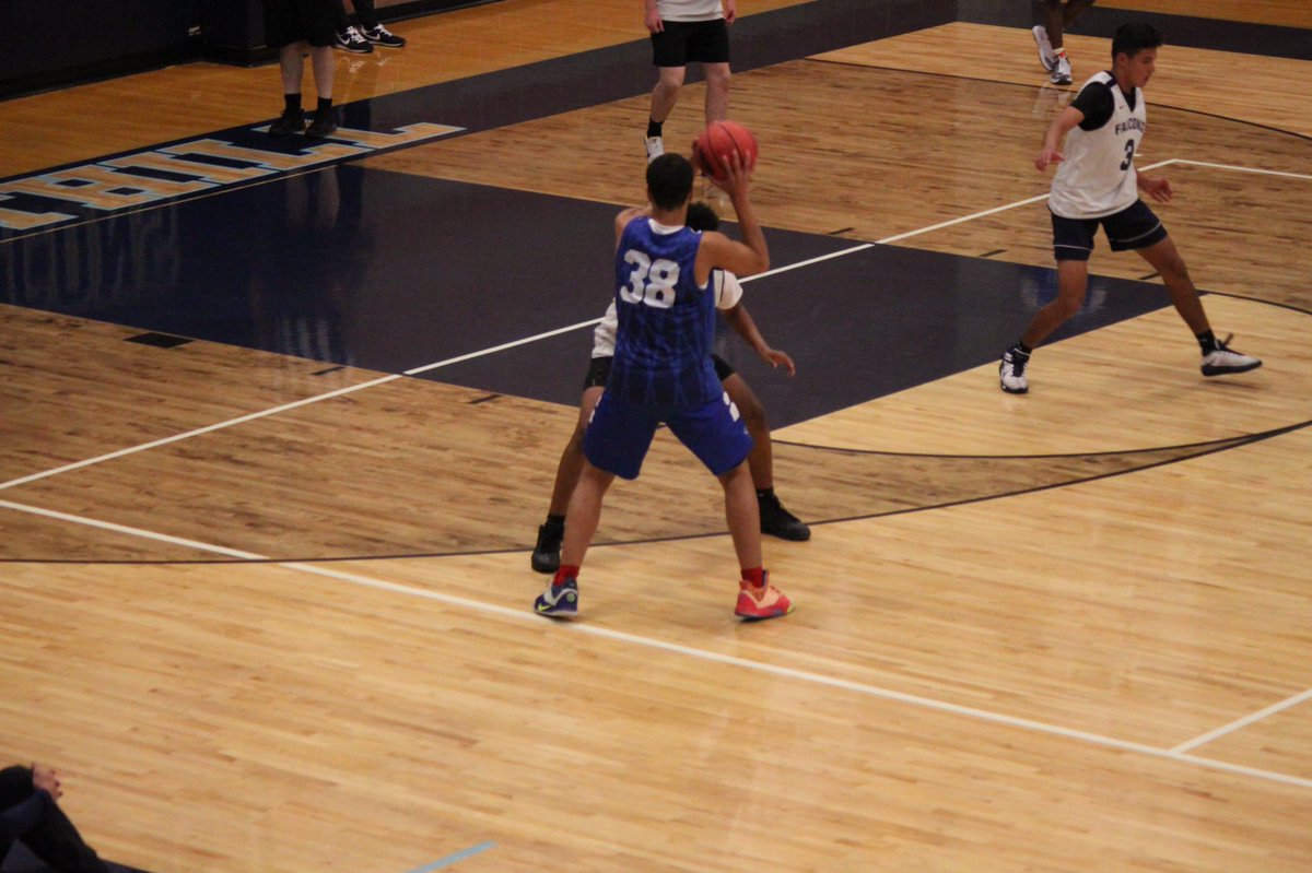 Day 1 scrimmages

🏫 Foothills High School
📍 Henderson, NV