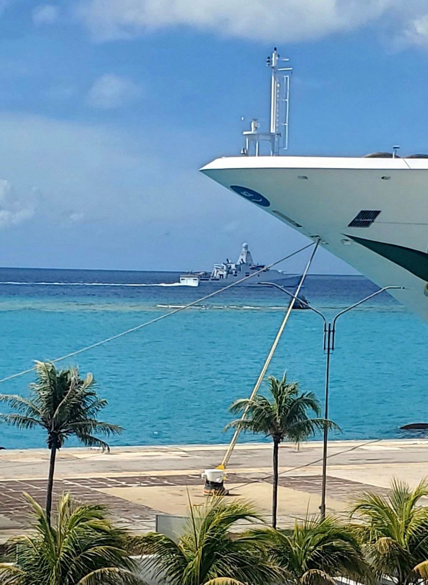 BoatSrv's tweet photo. @Zr_Ms_Holland met de NH90 op het achterdek vandaag. Welkom to Aruba 🇦🇼 https://t.co/ovQAPEGmuJ