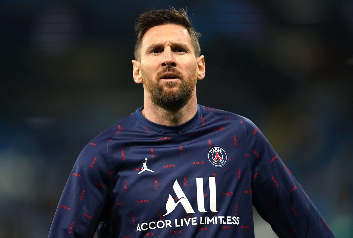 FootyAccums's tweet photo. Leo Messi:

"I would like to mention Robert Lewandowski, it’s been a real honour to compete with you. Everyone knows and we agree that you were the winner last year. I think France Football should award you your 2020 Ballon d’Or - you deserve it and you should have it at home." https://t.co/PD1K3IB8po