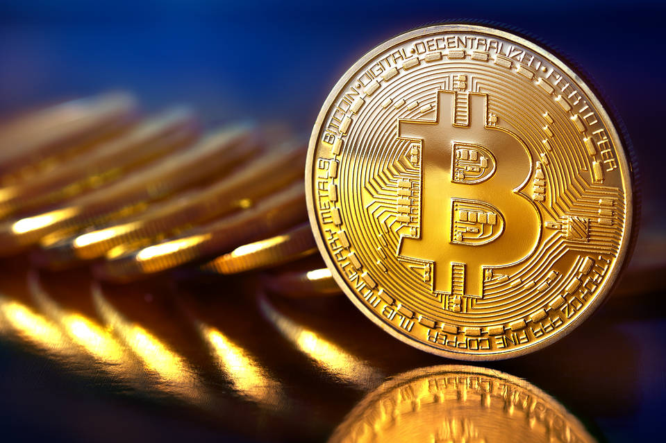 igor_roge_rio's tweet photo. Square Crypto's Steve Lee asked Wood to explain what initially sparked her interest in bitcoin. In response, Wood recalled that her former mentor and economist Arthur Laffer called bitcoin the kind of "rules-based monetary system" he had been waiting for his entire career https://t.co/BONSzko0RU