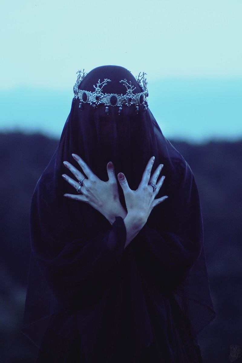 NatalieIna's tweet photo. Silver queen of sorrow.
Model - @irenselimart
Natalie Ina Photography.
August 2020.
#silveraesthetic #darkfantasy #fantasyphotography #darkaesthetic #atmosphericphotography #artphotography #mystical #natalieina #natalieinaphotography https://t.co/DFcFRcfs5h