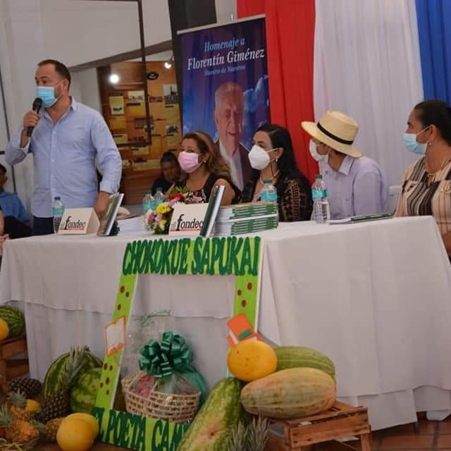 fondec_py's tweet photo. Imágenes del lanzamiento del libro de poesías "Chokokue Sapukái" del escritor Nelson Quintana mas conocido como el Poeta Campesino.
Acompañó la presentación del material en representación del #FONDEC el Consejero Nelson De Santaní. https://t.co/iKl6tvGIBg