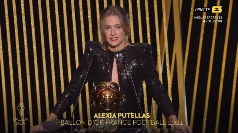 kamchatka_es's tweet photo. La jugadora del F.C. Barcelona, Alexia Putellas, acaba de ganar el segundo Balón de Oro del fútbol español, después del conseguido por Luis Suárez en 1960. https://t.co/K8oYUbRg2f