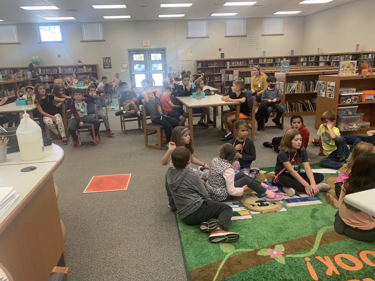 WinkleyLibrary's tweet image. We loved learning from Mrs. Gromfin today about Hanukkah! Thank you so much for coming and teaching us today! #winkleyempowers #lisdlibs  @WinkleyArt @WinkleyPerArts