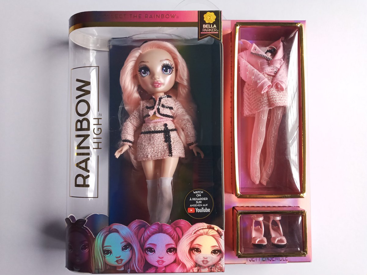 Sergioo506's tweet photo. Mis nuevas #RainbowHigh #BellaParker con especialización en Dirección de Arte con enfoque especial en el Diseño de Escenarios y #JadeHunter con especialización en Maquillaje.

#Jella #CollectTheRainbow #RainbowHighSeries1 #RainbowHighSeries2 #WinterBreak #TurnYourColorUp! https://t.co/4Bm3zyMAsK