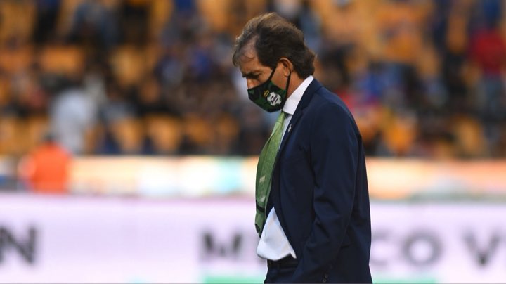 Lachogtz's tweet photo. Guillermo Almada Alves fuera de Santos Laguna.
Al cortar relación laboral
#Alamada - #Santos nos queda pensar si fue acertada o no ésta decisión, dependiendo de quién fue el primero en dar esta definición.
¿Le vino bien a Santos?
¿👍Si o No👎?
LG
📸: @MarcaClaro https://t.co/gHIdOEL6IB