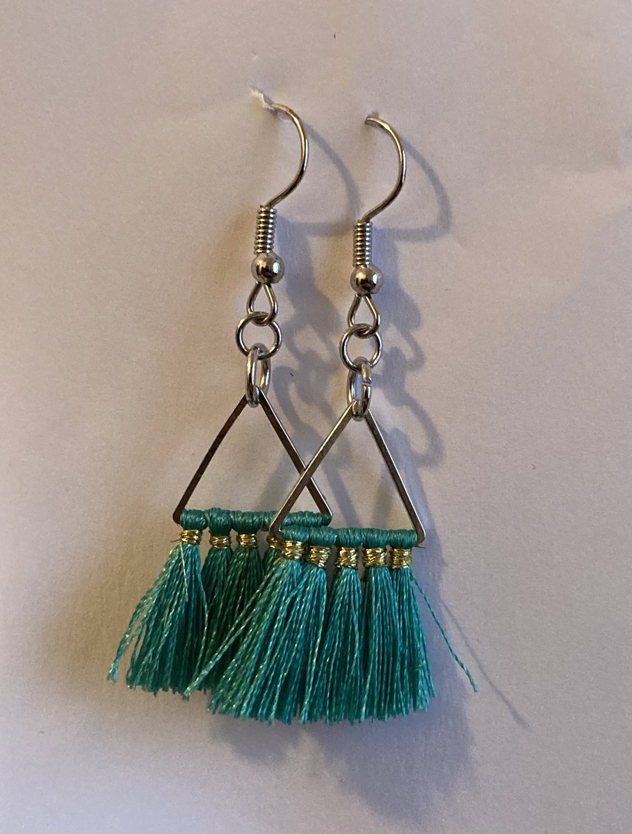ndnswampgremlin's tweet image. New Earrings!! Just completed making a couple sets in each colour. Will be updating Ko-Fi in 20min and these will be available to buy! #earrings #nativebusiness #nativecreator
