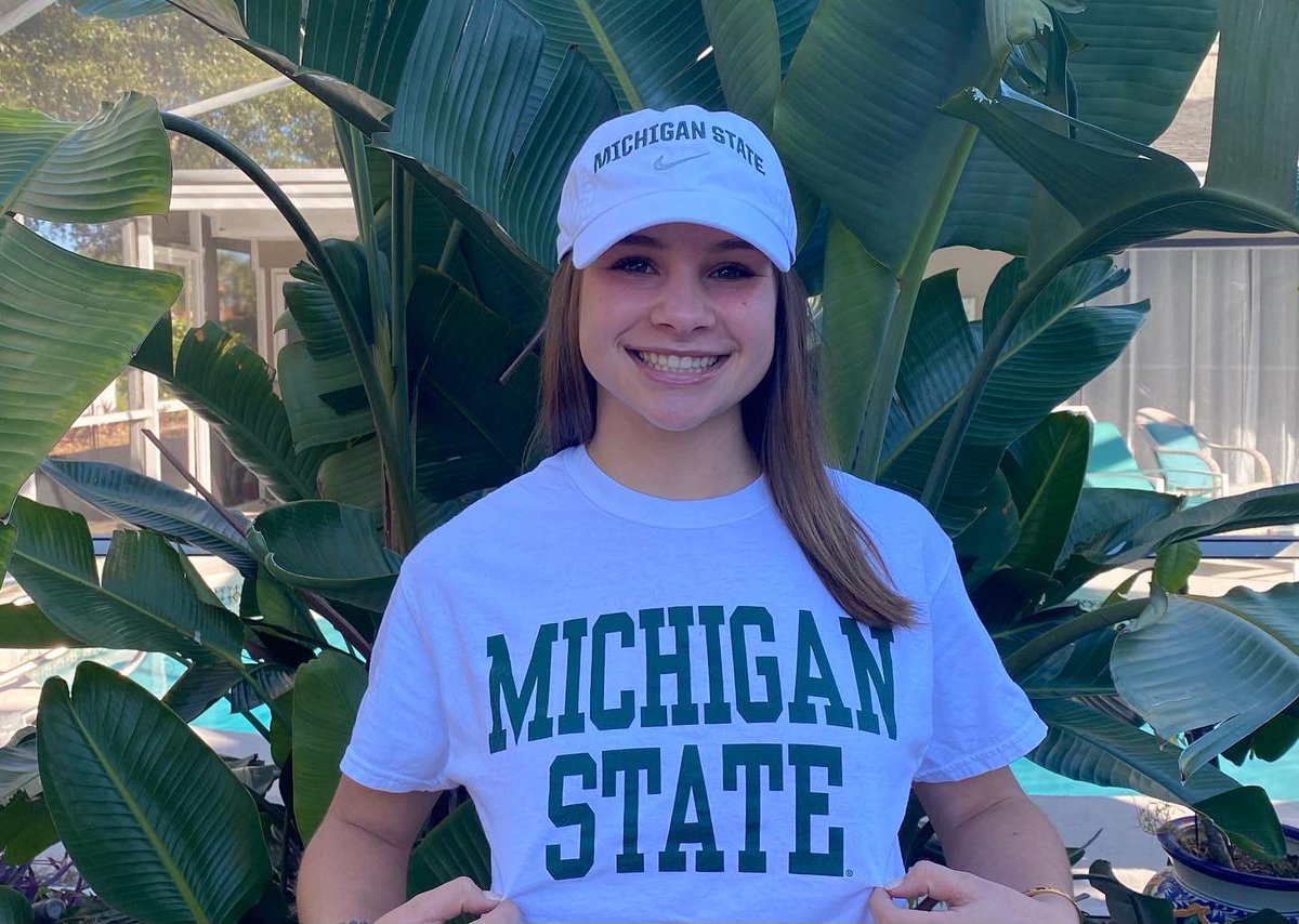 biancapizano13's tweet photo. I’m extremely excited to announce my verbal commitment to further my academic and athletic careers at Michigan State University!! Thanks to all my coaches, family, teammates, and friends who have helped and supported me along the way.💚🤍#GoGreen @MSUfieldhockey @ElectricsurgeHC https://t.co/VGODppdxqp