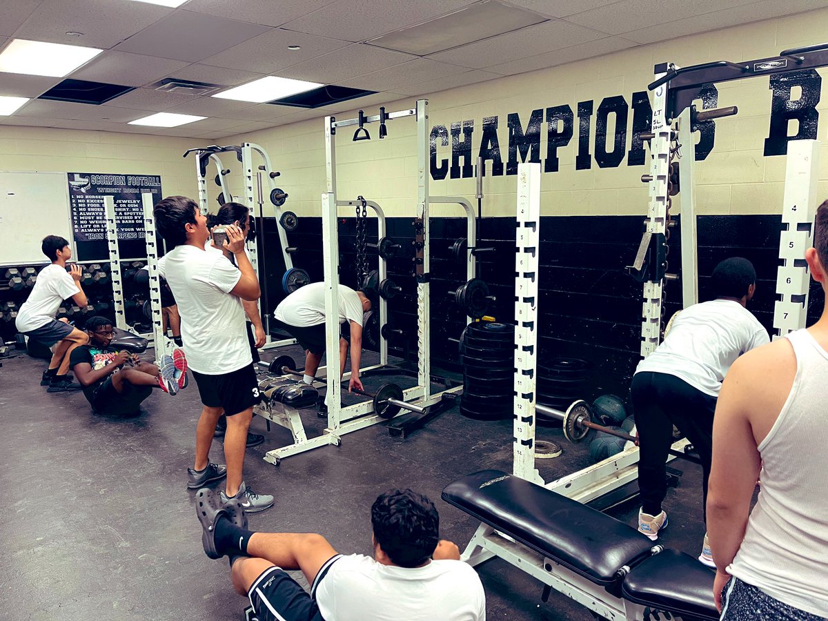 SouthHillsFB's tweet photo. A great number of Scorpions brought the JUICE this morning โผ๏ธ
Letโs continue to add more numbers everyday!
#SouthSideBestSide | #BFastClub https://t.co/Susum9WeWH