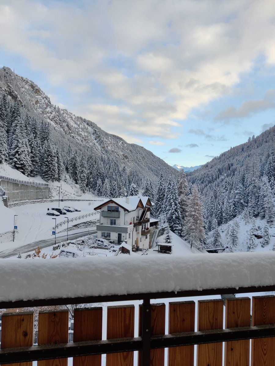 Skitoeren's tweet photo. Gistermorgen in #trafoi #sudtirol Prima pistes in solden am ortler al en veel sneeuw afgelopen weekend https://t.co/L4EGsVMRvk