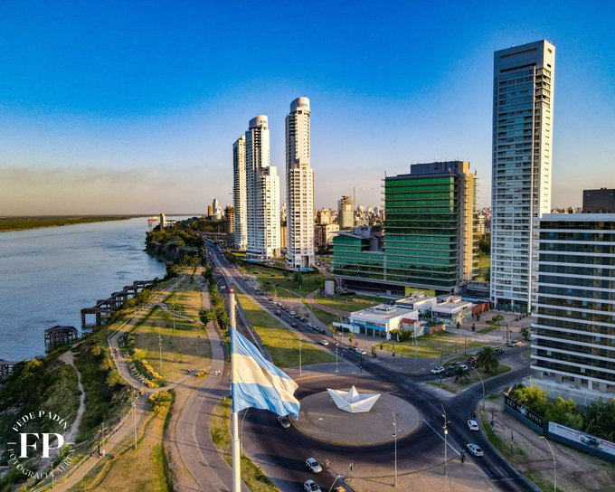 AidaBSanchez's tweet photo. #Rosario #RíoParaná...
El '#BarquitodePapel' simbolo de la relación entre el río y la ciudad, en 'Avenida de la Costa'
📷@fede_padin https://t.co/eLy3vQsTfy