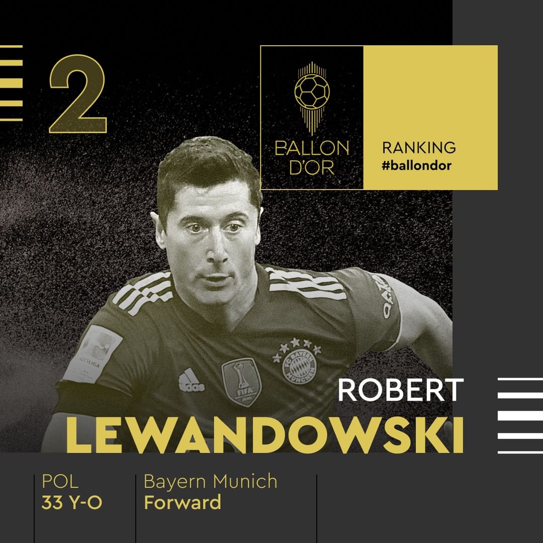 FCBayernAr's tweet photo. أنت الأفضل في نظرنا يا @lewy_official! تهانينا لميسي على الفوز بالكرة الذهبية 👏

 #BallonDor #ميا_سان_ميا https://t.co/ZCi8a8OHXh