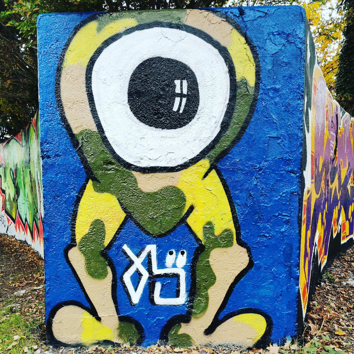 XLVII's tweet photo. #snamuh #xlvii #felthamcircles https://t.co/RSYrPUBUyS