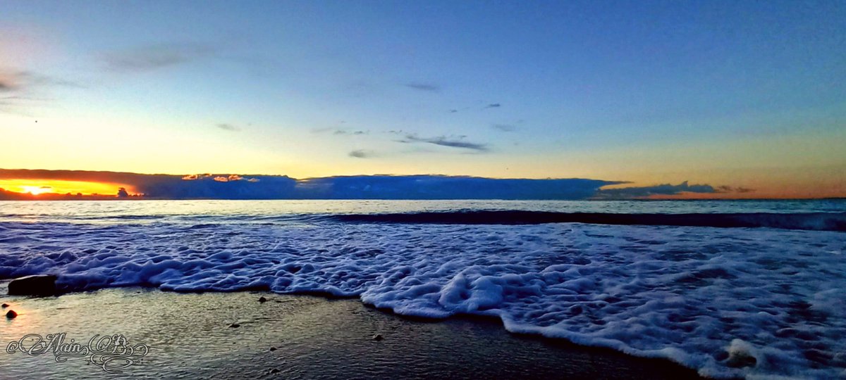 AlainBorsani's tweet photo. Voilà les Couleurs de ce Lundi Matin...Baïeta...#Ilovenice #explorenice #Nice #nice06 #FenetreSurNice #visitecotedazur https://t.co/RyskC12qXR