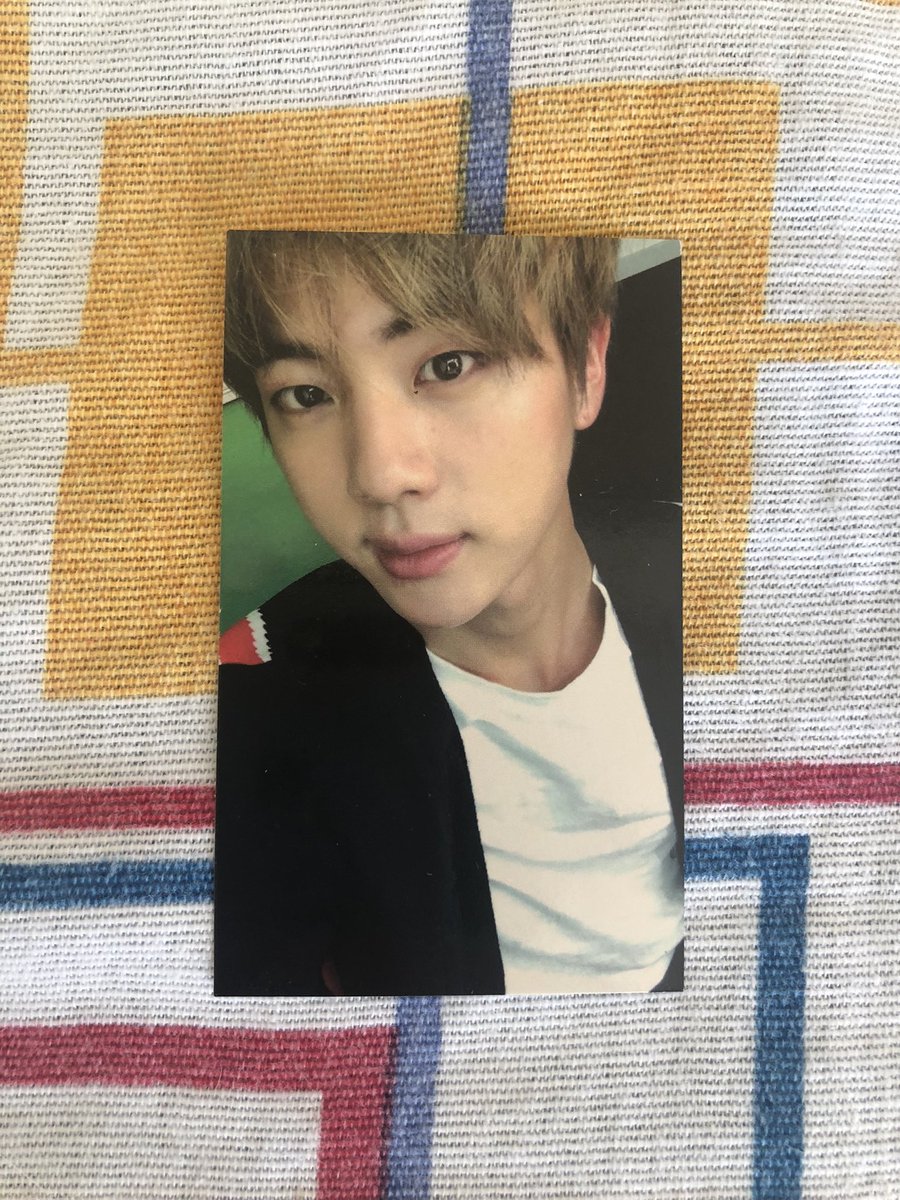 jiahaobins's tweet photo. 📌 VENDO ALBUM E CARD DO BTS
hyyh pt 1 sem card e sem poster - 120
card seokjin hyyh pt 2 - 30
postcard yoongi seasons greeting 2018 - 50 📌 
💰 aceito pagamento por pix ou transferência bancária (fretes a combinar) 💰
podem pedir mais fotos na dm!
 @vendaetrocakpop https://t.co/ac6uUsE3Dw
