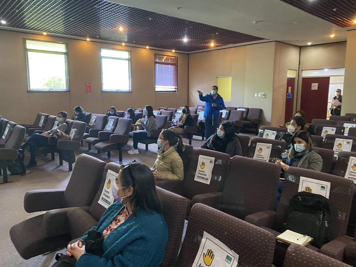 DiversaPatagon1's tweet photo. Hoy nos hicimos presentes en Curso de formación para profesionales de Salud del Servicio @SaludAysen en temáticas de integración, No Discriminación, Ley y trato Justo para el colectivo LGBTIQANB+, con énfasis población #Trans  🏳️‍⚧️ #politrans #colectivatransforma #esi @ESIgualdadYa https://t.co/TFVN2Cc2Ea
