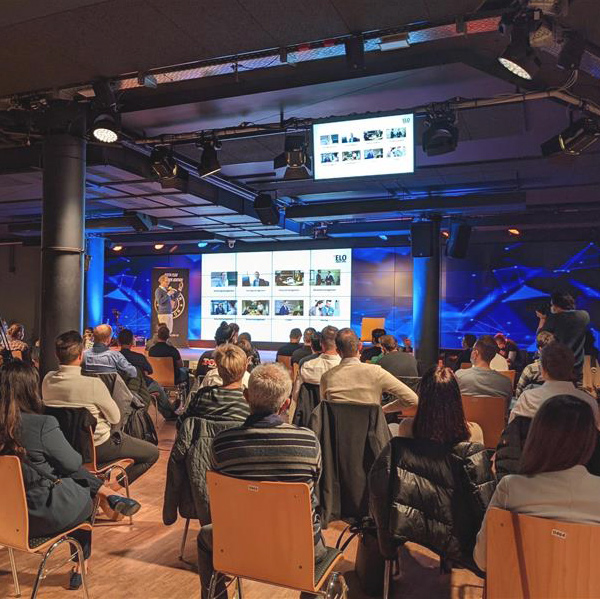 ELODigital_DE's tweet photo. Vor einigen Tagen haben wir beim #DeveloperPitch in #Stuttgart unsere neuen Superhelden vom Team N.E.R.D. vorgestellt! Ein paar "alte" Superhelden von ELO durften natürlich auch nicht fehlen!
#ELODigital #Nerdyatheart #ITJobs #JobsinIT https://t.co/0er0PIKYZD