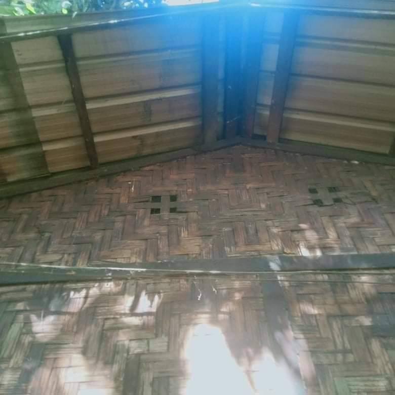 Firings both with artillery shells and guns by SAC ,in Kachin Baptist Church,Momauk Tsp ,#Kachin State on Nov28,abt;60apartments were destroyed,a youth from the camp was injured too. #NoFlyZoneInMyanmar  #WhatsHappeningInMyanmar  #Nov29Coup