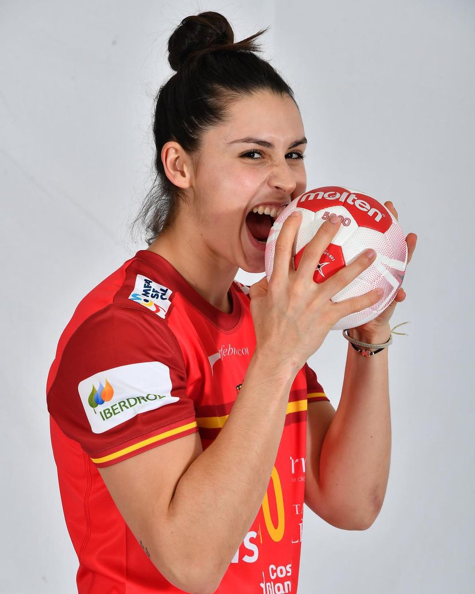 🔥 SORTEO 🔥 

¡Las cracks de <a href="/RFEBalonmano/">RFEBalonmano</a> 🇪🇸 nos invitan a SOÑAR! Las #guerreras, plata 🥈 en el último Mundial, debutan como anfitrionas del #Spain2021🤾🏻‍♀️ 

🎁 ¡¡¡Regalamos TRES camisetas para apoyarlas!!!

📲 Síguenos
🔁 RT este tuit
💬 Comenta con #TodosConLasGuerreras