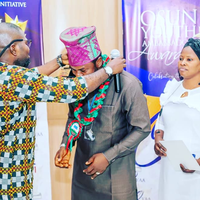 WahidSaka's tweet photo. Yesterday, our little effort in public affairs and engagement got an award of excellence at Osun Youth Ambassador Award.

I appreciate those who nominated me, the organizers,family and friends who joined me at the event.

This award is dedicated to my wife @SimpliTyty https://t.co/7q5XR6QWVp