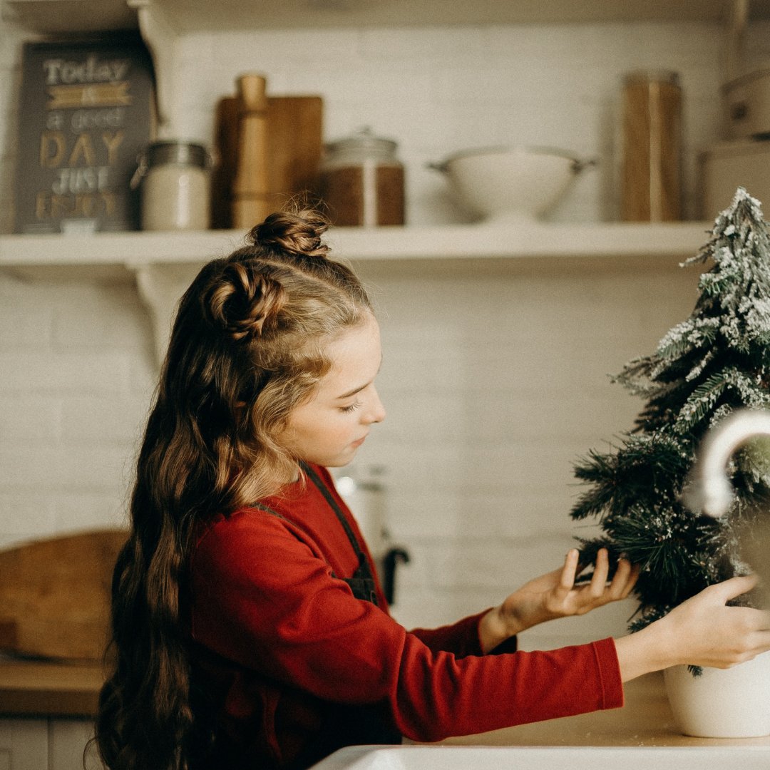 mysmilekitchen's tweet image. The kitchen is the heart of the home, especially at xmas, so we want to help you make the most of it!
Check out our new blog to find out how you can decorate and organise your kitchen for Christmas. 
🎅🏼👉🏼 shorturl.at/syKV8
#kitchens #kitchenblog #newblogpost #smilekitchens