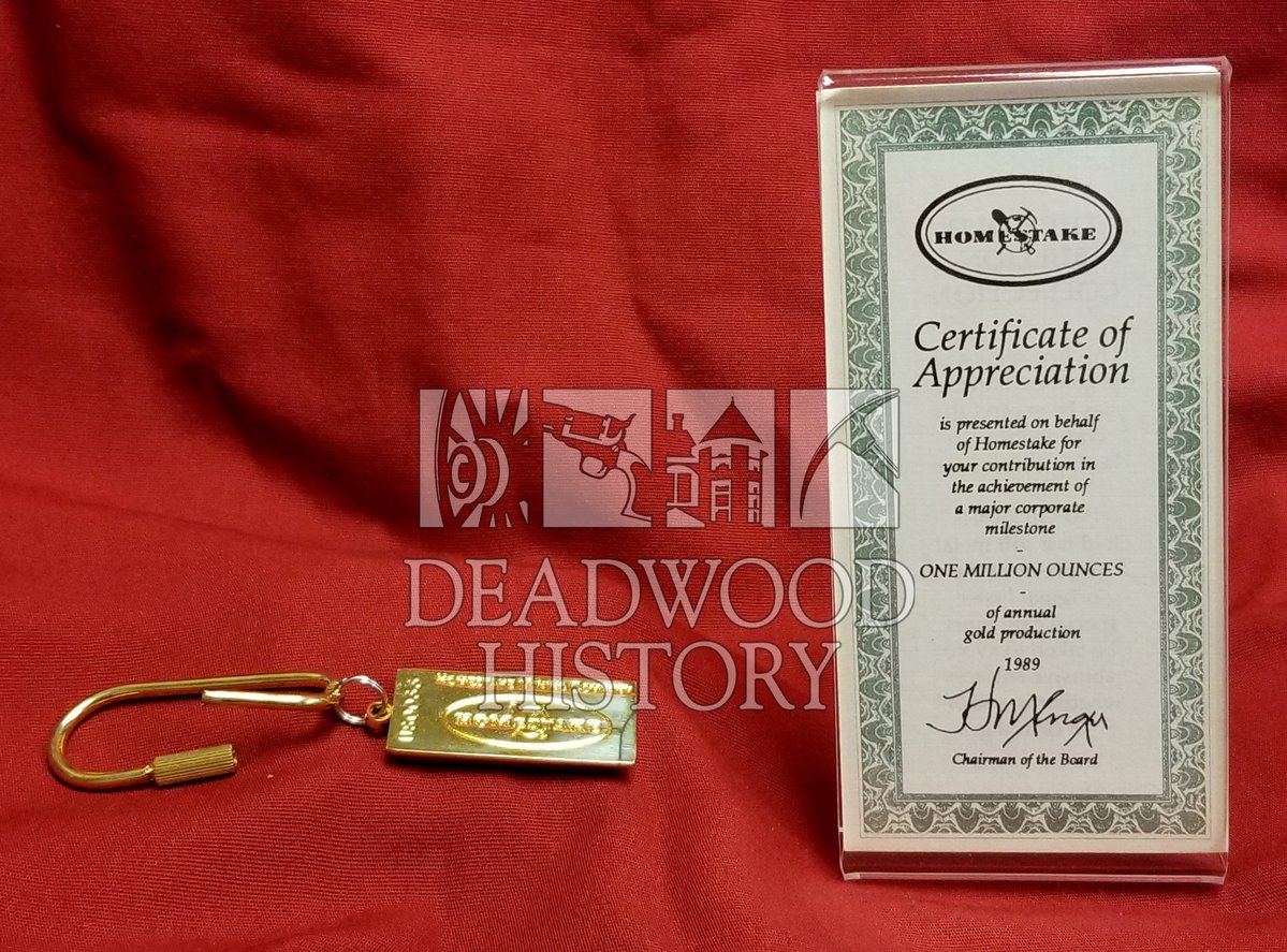 DeadwoodHistor1's tweet photo. This keychain and certificate commemorate one million ounces of annual gold production in 1989 at the Homestake Mine. @LeadChamber #gold #HomestakeMine https://t.co/5SwETFZs6t